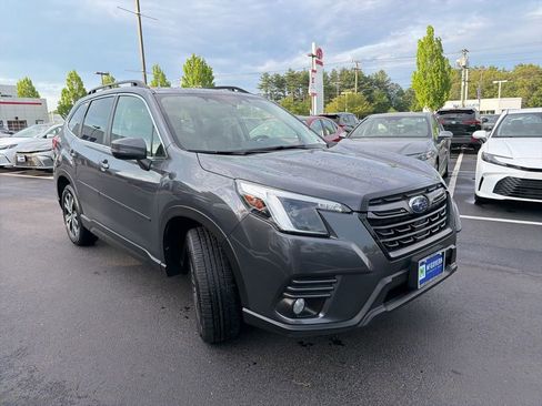 Used 2023 Subaru Forester Limited AWD/4WD image 3