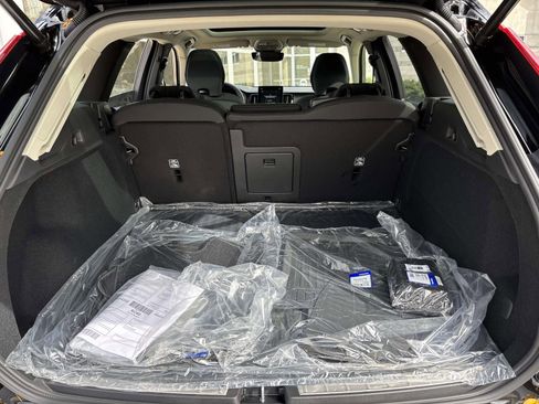 Used 2026 Volvo XC60 B5 Plus w/ Protection Package Premier AWD/4WD image 9