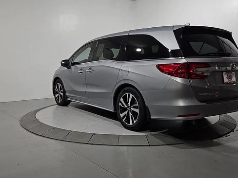 Used 2018 Honda Odyssey Elite image 3