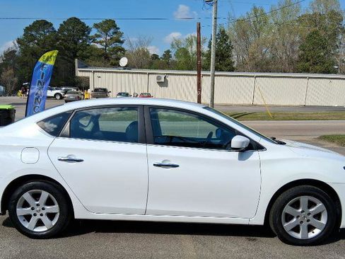 Used 2016 Nissan Sentra S image 3