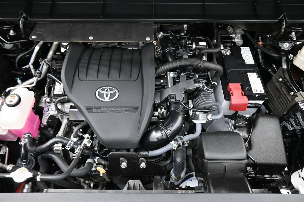 Used 2023 Toyota Highlander XLE FWD image 23
