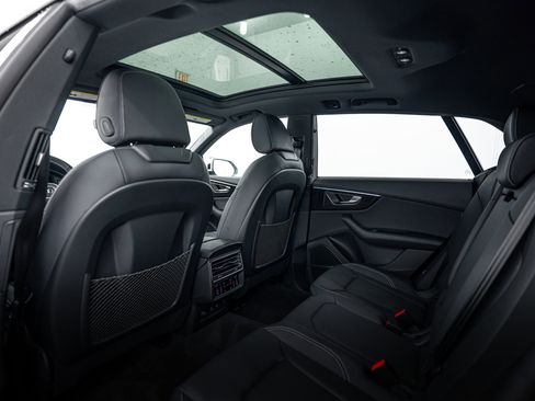 Used 2023 Audi Q8 Prestige AWD/4WD image 19
