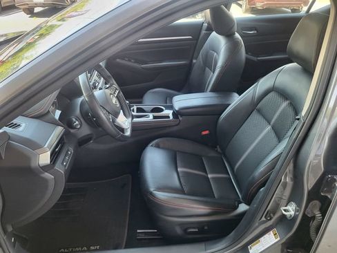 Used 2025 Nissan Altima 2.5 SR FWD image 11
