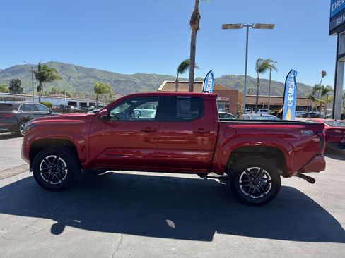 Used 2024 Toyota Tacoma TRD Sport w/ TRD Sport Upgrade Package RWD image 5