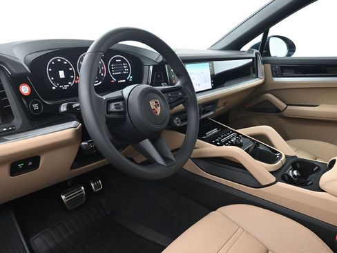 New 2026 Porsche Cayenne S image 4