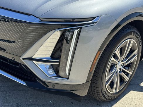 New 2026 Cadillac Lyriq Luxury RWD image 8