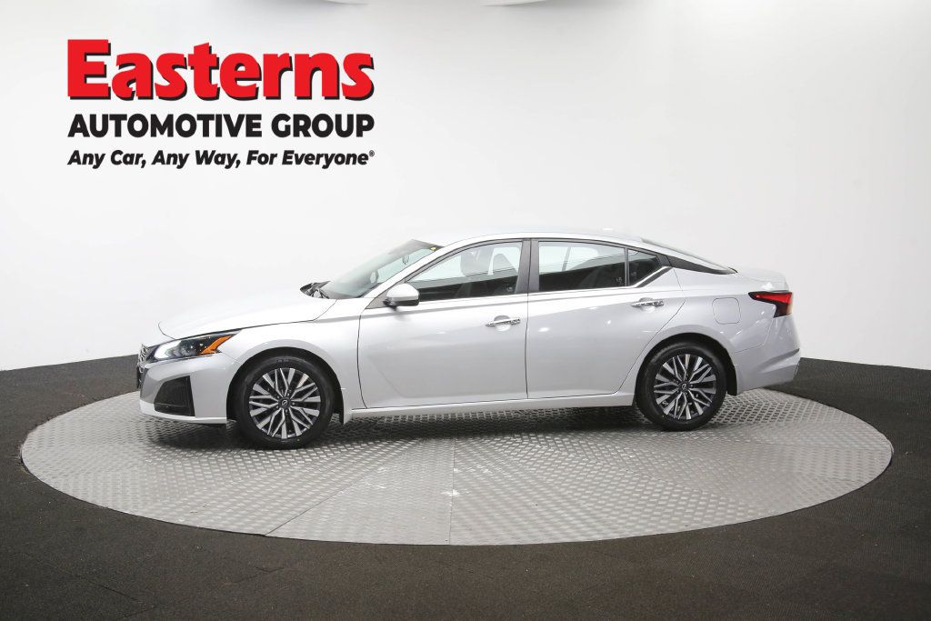Used 2023 Nissan Altima 2.5 SV FWD image 61