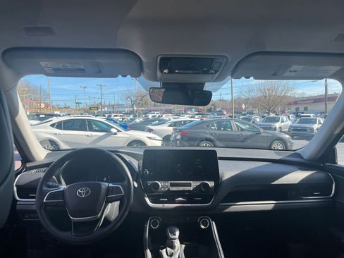 Used 2025 Toyota Grand Highlander XLE image 30