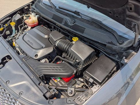 Used 2022 Chrysler Pacifica Touring-L FWD image 31