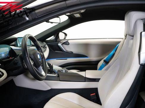 Used 2015 BMW i8 image 24