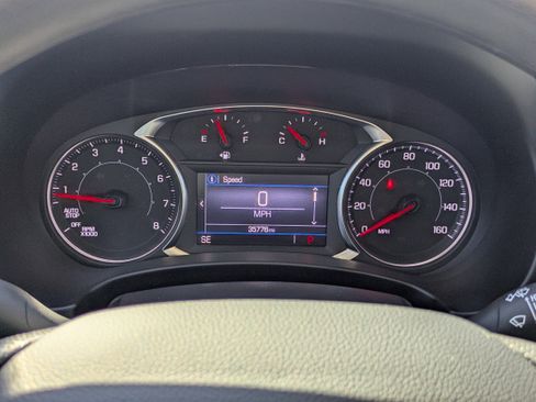 Used 2024 GMC Terrain SLE w/ Elevation Edition FWD image 16