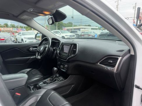 Used 2021 Jeep Cherokee Latitude Plus AWD/4WD image 21