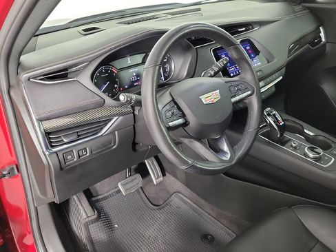 Used 2022 Cadillac XT4 Sport w/ Enhanced Visibility Package FWD image 18