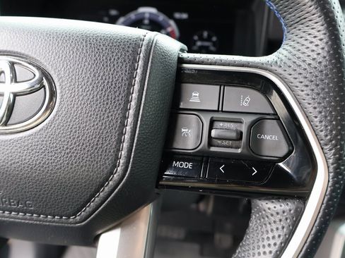 Used 2022 Toyota Tundra Platinum image 39