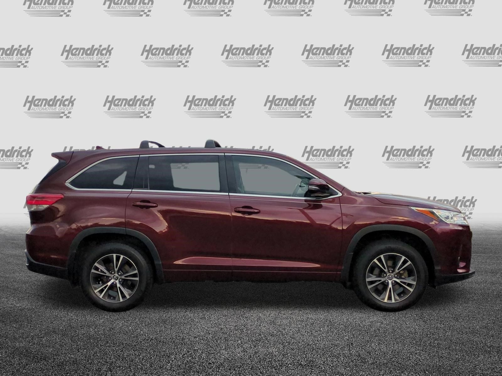 Used 2017 Toyota Highlander Plus AWD/4WD image 11