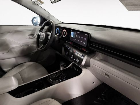 Used 2025 Hyundai Kona SE FWD image 9