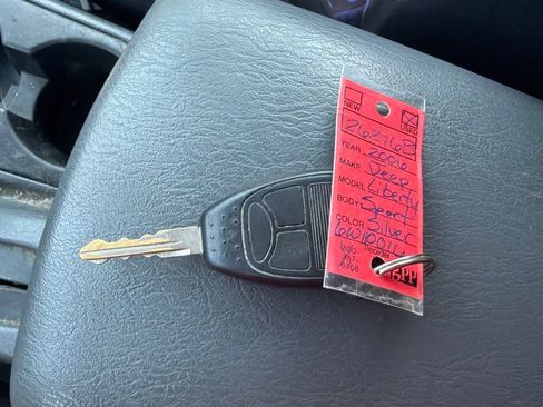 Used 2006 Jeep Liberty Sport AWD/4WD image 22
