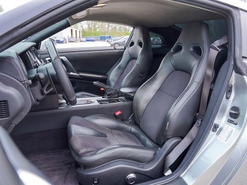 Used 2010 Nissan GT-R Premium AWD/4WD image 18