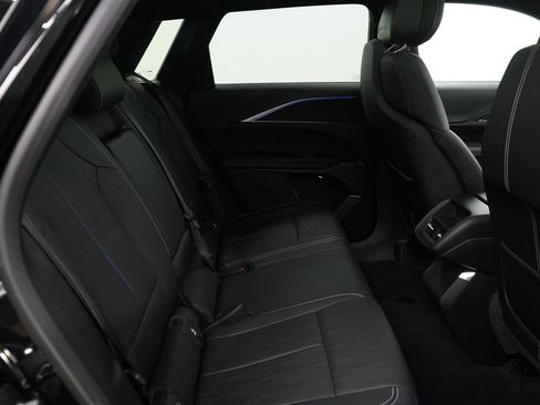 Used 2024 Cadillac Lyriq Luxury image 13