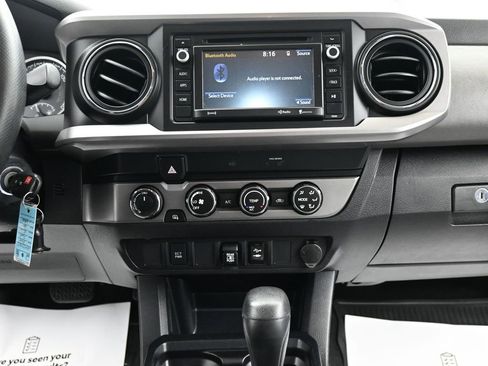 Used 2019 Toyota Tacoma SR5 AWD/4WD image 22