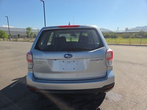 Used 2017 Subaru Forester 2.5i AWD/4WD image 4
