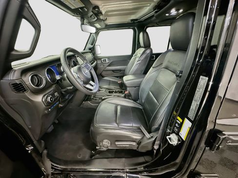 Used 2023 Jeep Wrangler Sahara AWD/4WD image 13