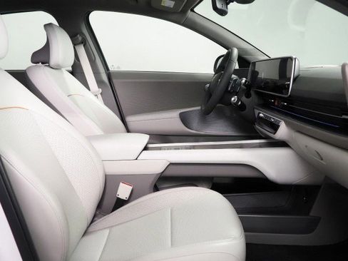 Used 2025 Hyundai Ioniq 6 SEL image 14