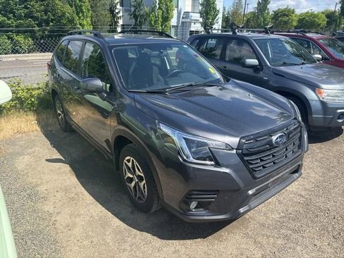 Used 2023 Subaru Forester Premium AWD/4WD image 1