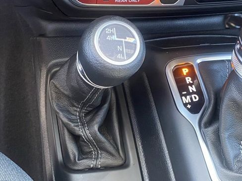 New 2025 Jeep Gladiator Willys image 25