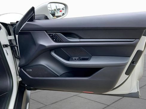Used 2022 Porsche Taycan RWD image 20