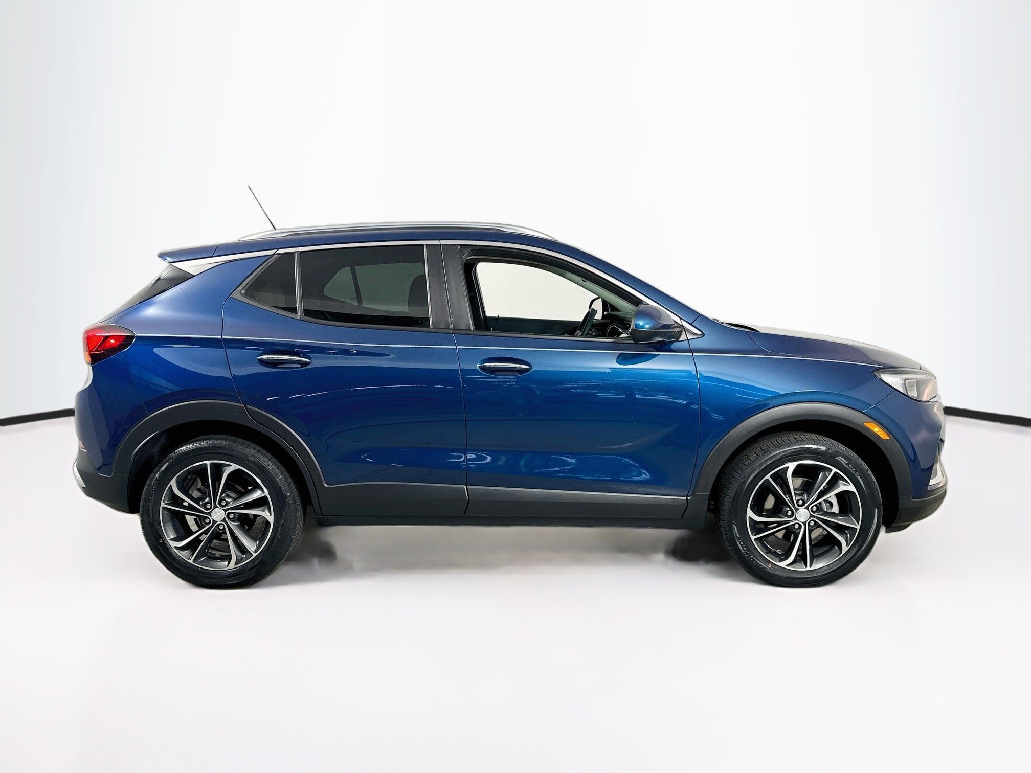 Used 2021 Buick Encore GX Select AWD/4WD image 4