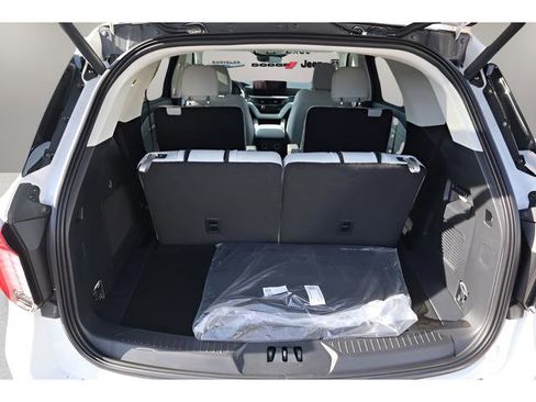 New 2026 Ford Explorer Platinum w/ LUX Leather Package image 27