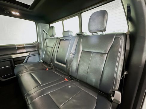 Used 2022 Ford F250 Lariat w/ Black Appearance Package image 24