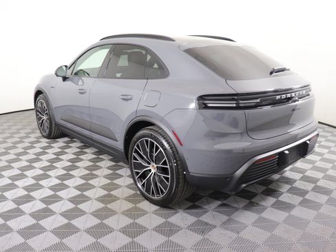 Certified 2025 Porsche Macan Electric image 24