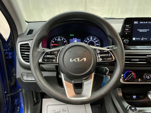 Used 2022 Kia Seltos LX AWD/4WD image 12