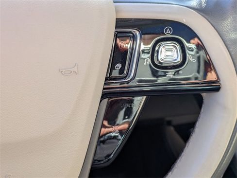 Used 2022 Lincoln Corsair Reserve w/ Equipment Group 201A image 29