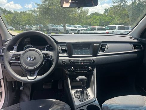 Used 2019 Kia Niro LX FWD image 9
