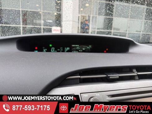 Used 2014 Toyota Prius Two FWD image 1