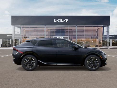 New 2026 Kia EV6 Wind RWD image 6