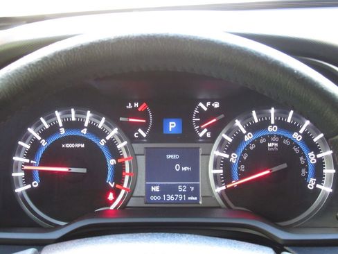 Used 2019 Toyota 4Runner Limited w/ Four Season Floor Mat Package image 23