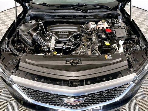 Used 2024 Cadillac XT6 Premium Luxury image 9