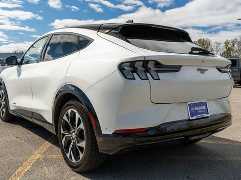 Used 2021 Ford Mustang Mach-E Premium image 8