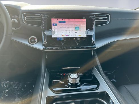 New 2025 Jeep Wagoneer Series II w/ Premium Group I image 11