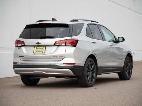 Certified 2022 Chevrolet Equinox RS w/ Infotainment Package image 3