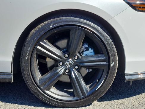 Used 2025 Honda Accord Sport image 8