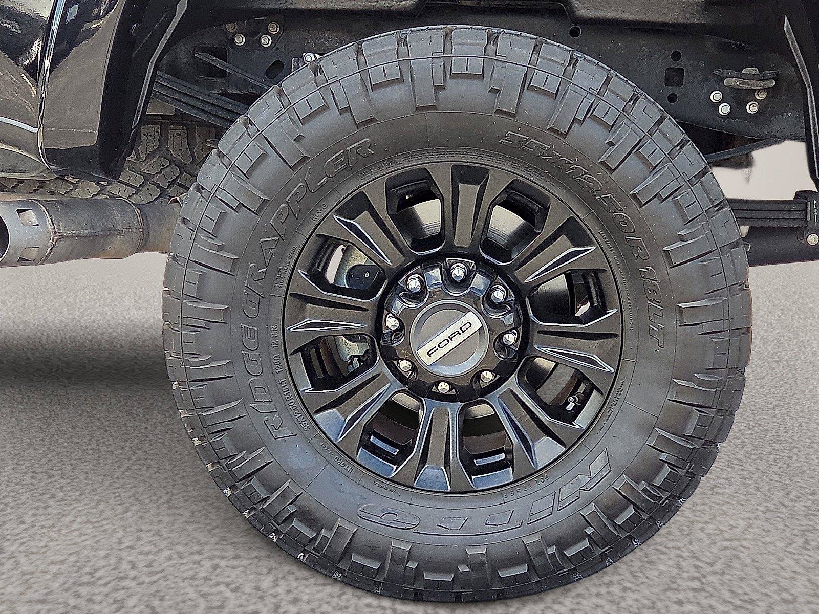 Certified 2022 Ford F250 Lariat w/ Tremor Off-Road Package AWD/4WD image 9