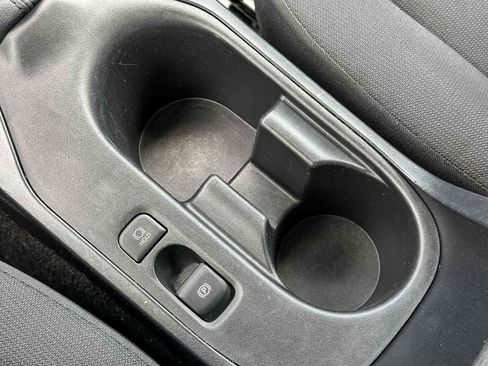Used 2025 Toyota Corolla LE FWD image 33