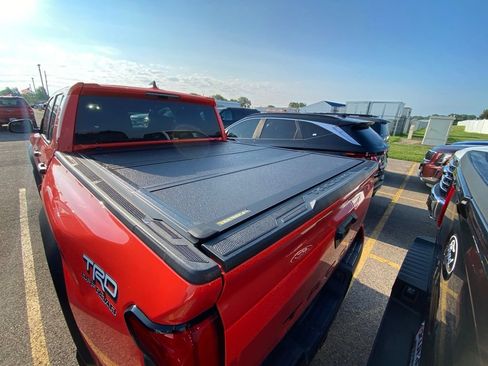 Used 2024 Toyota Tacoma TRD Off-Road AWD/4WD image 12
