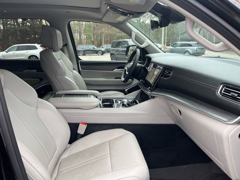 Used 2024 Jeep Wagoneer Series II w/ Premium Group I image 12