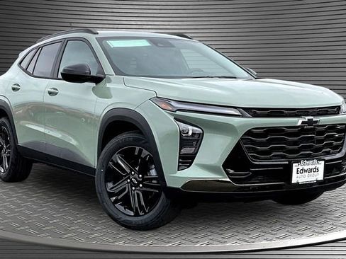 New 2026 Chevrolet Trax ACTIV FWD image 2
